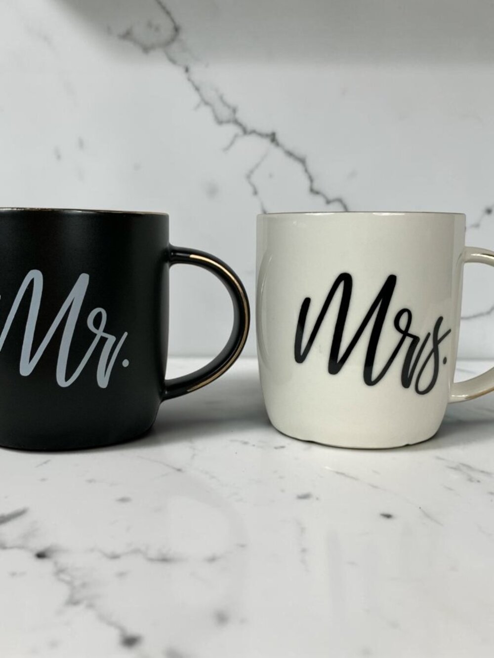 Mr & Mrs Black White Ceramic Coffee Mug Set Wedding Gift Pair Gold Rim 12 oz